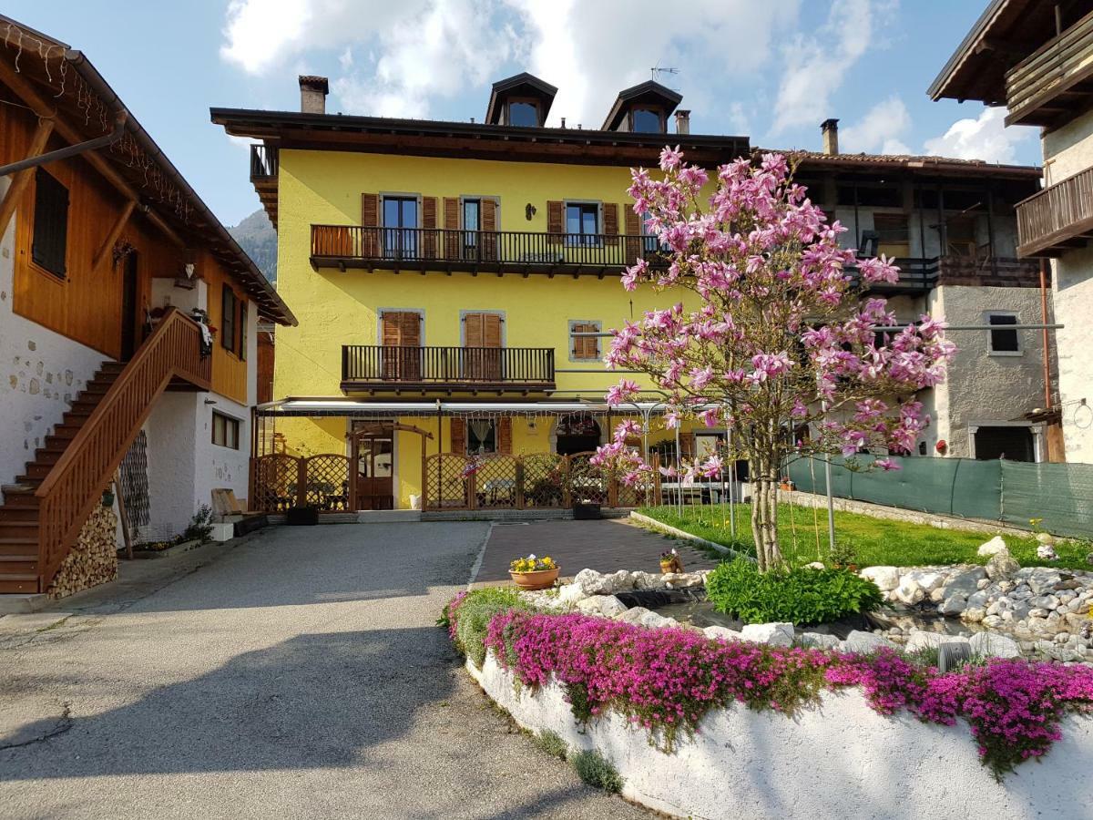 Albergo Casavecchia Tiarno di Sopra Екстериор снимка
